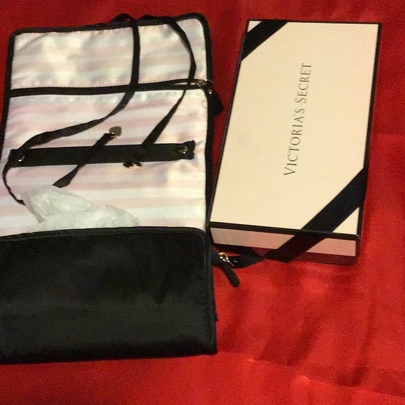 Victoria’s Secret travel makeup toiletries bag - Picture 3 of 3